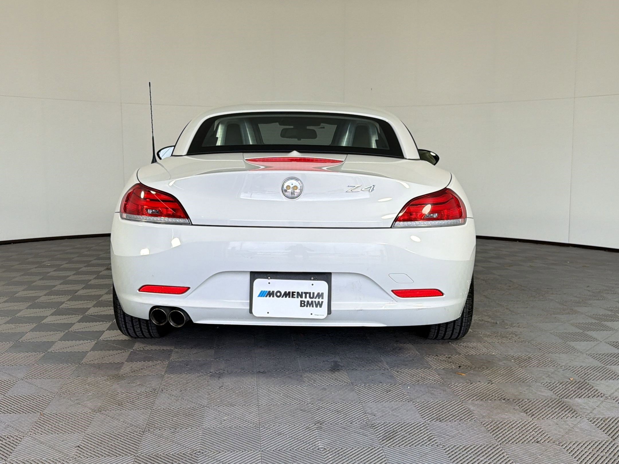 Used 2014 BMW Z4 sDrive28i image 9