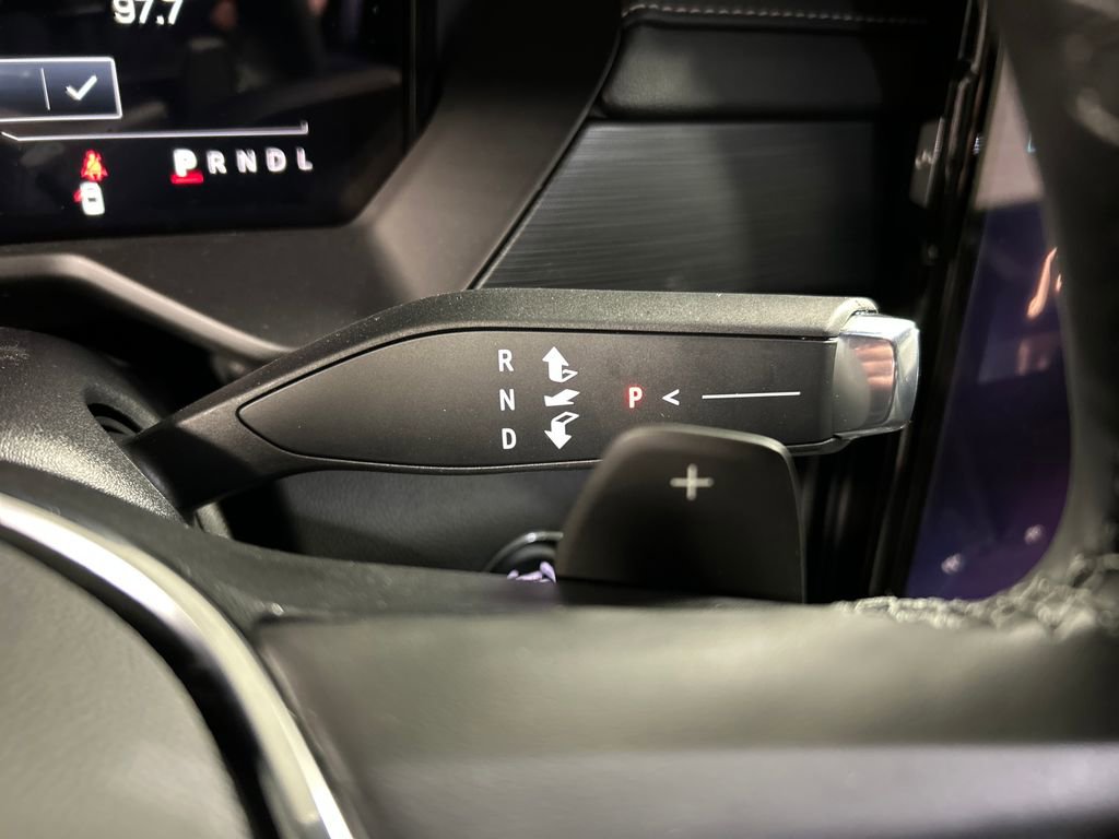 New 2026 GMC Acadia Elevation image 18