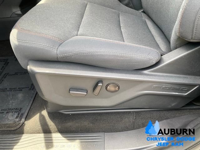 Used 2025 Ford Expedition Max Active AWD/4WD image 39