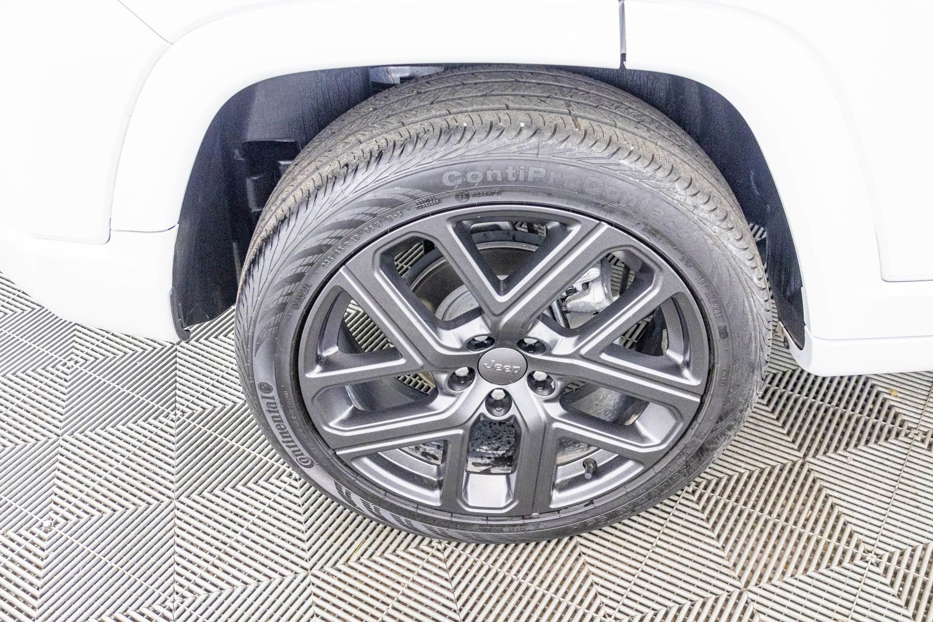 Used 2024 Jeep Compass Limited w/ High Altitude Package image 51