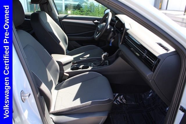 Used 2025 Volkswagen Jetta Sport image 17
