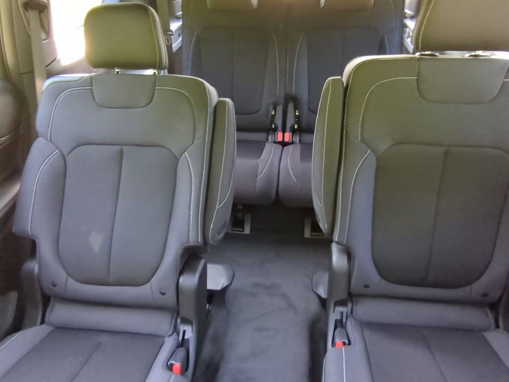 New 2025 Jeep Grand Cherokee L Laredo w/ Luxury Tech Group I image 23