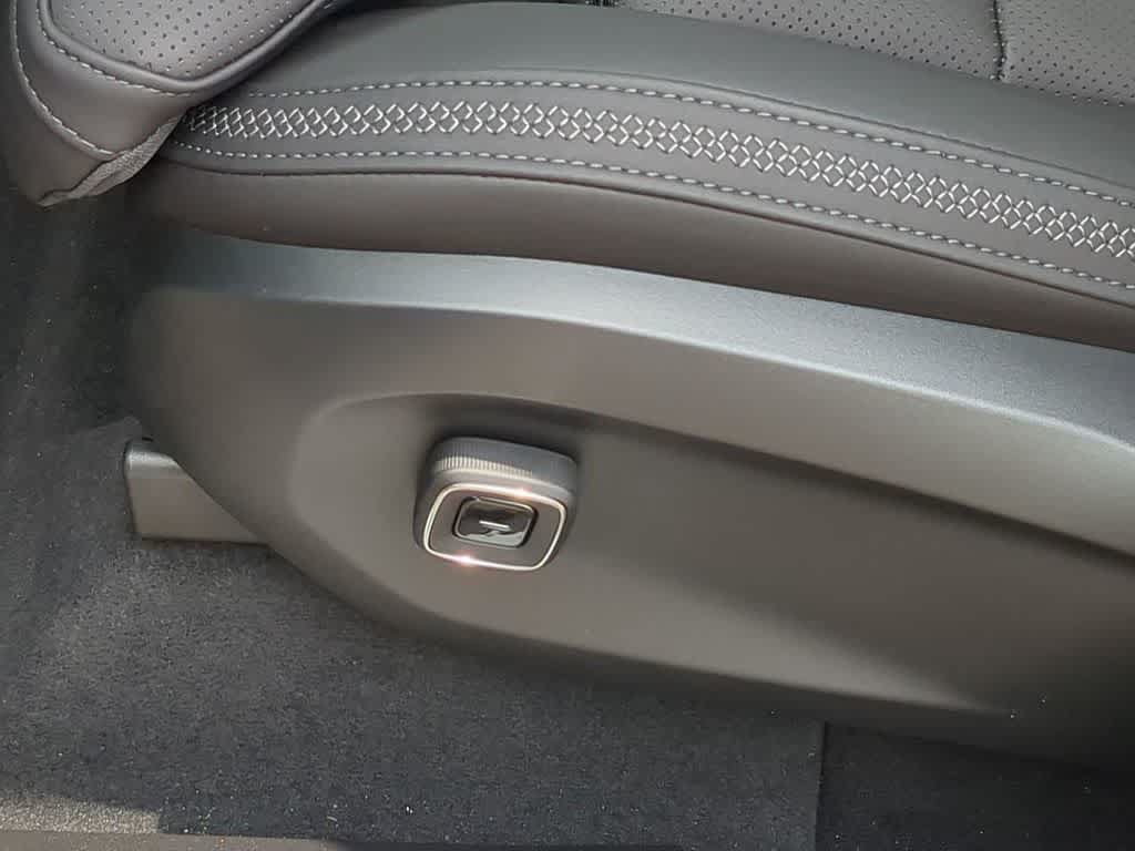 New 2026 Volvo EX90 Plus AWD/4WD image 16