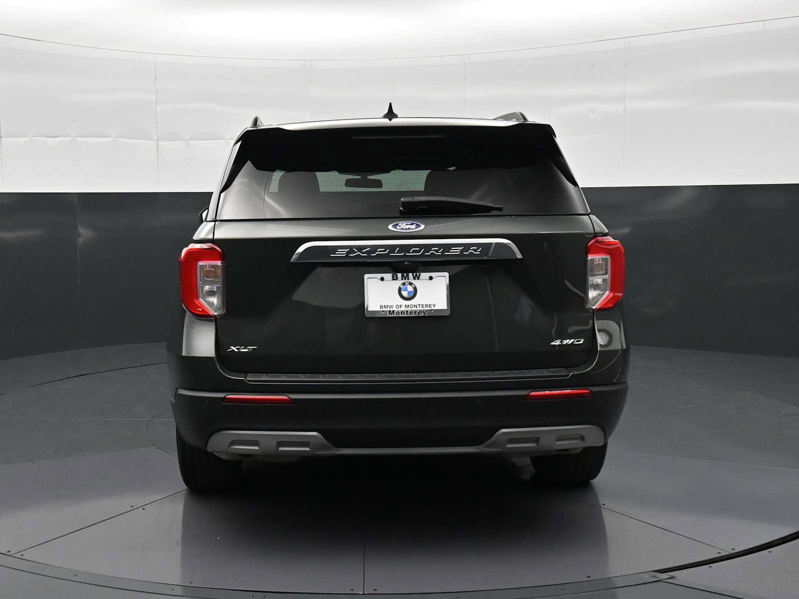 Used 2022 Ford Explorer XLT w/ Equipment Group 202A AWD/4WD image 6