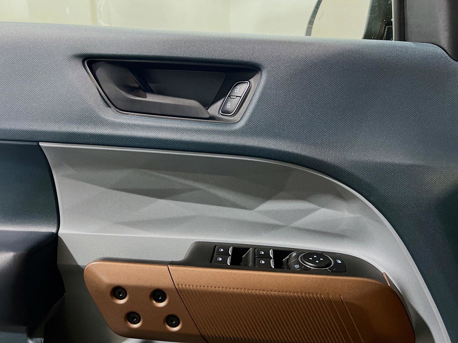 Used 2023 Ford Maverick Lariat w/ Lariat Luxury Package image 14