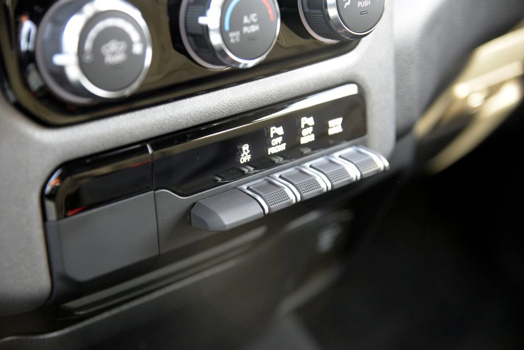 Used 2025 RAM 1500 Classic Warlock image 24