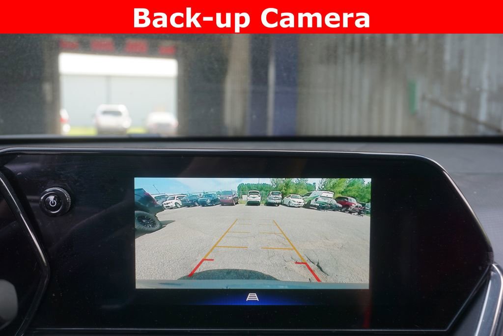 Used 2024 Chevrolet Trax RS w/ Sunroof Package FWD image 7
