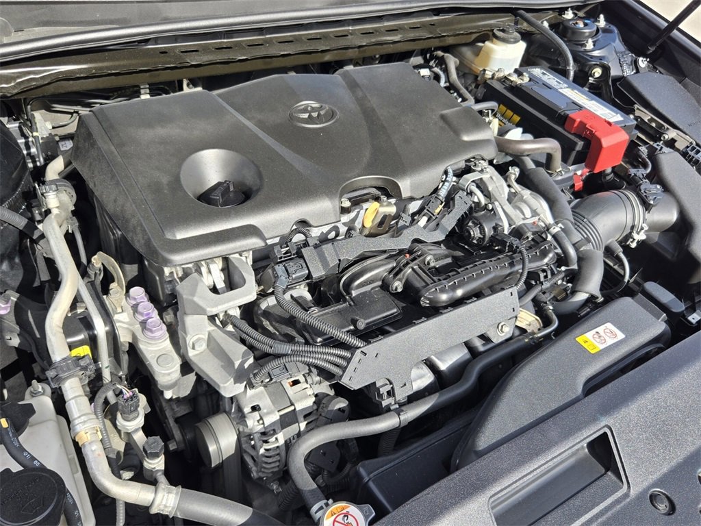 Used 2019 Toyota Camry L image 16