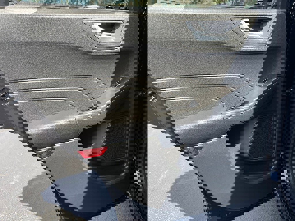 New 2025 Ford Escape ST-Line Select w/ Class II Trailer Tow Package image 27