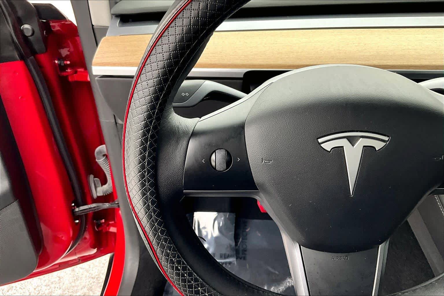 Used 2022 Tesla Model Y Long Range image 22