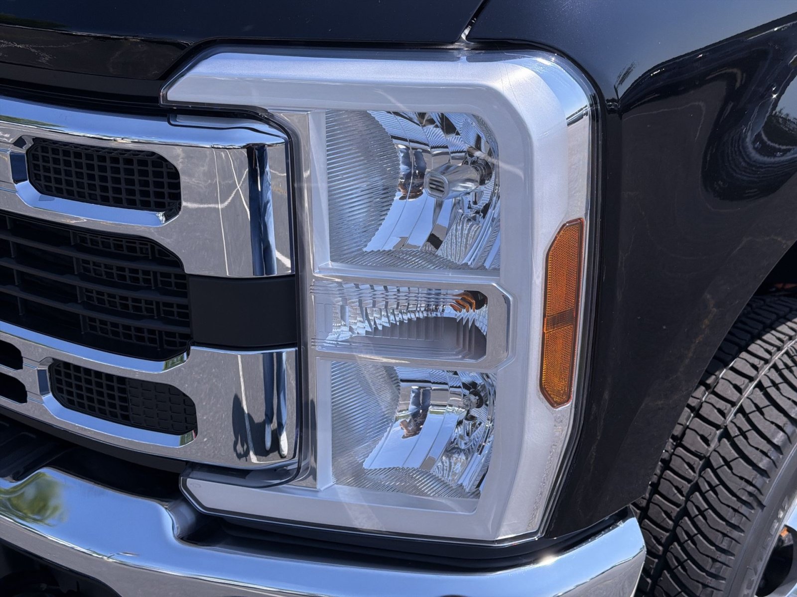 New 2026 Ford F350 XLT w/ 360-Degree Camera Package AWD/4WD image 13