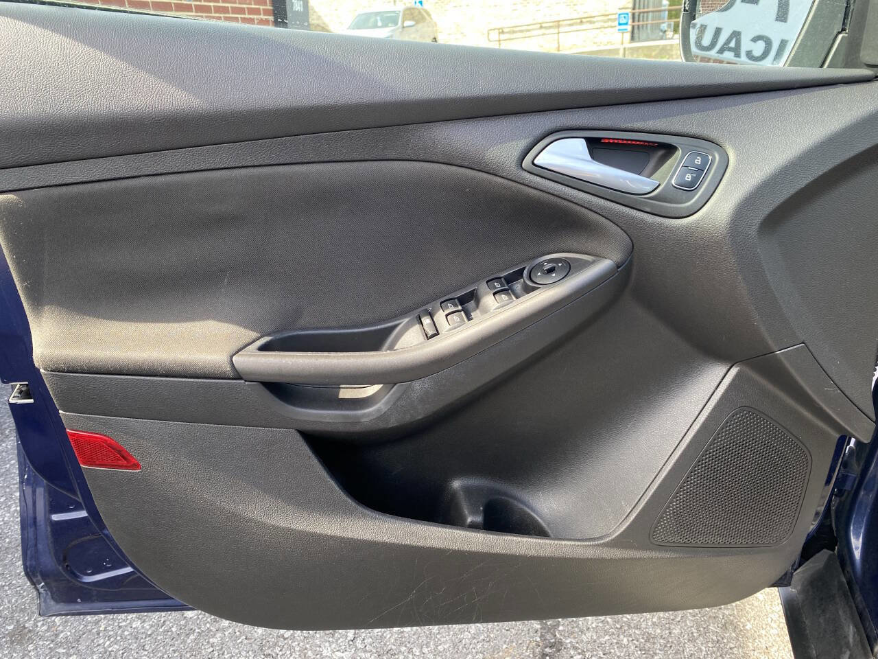 Used 2016 Ford Focus SE w/ Equipment Group 201A image 10