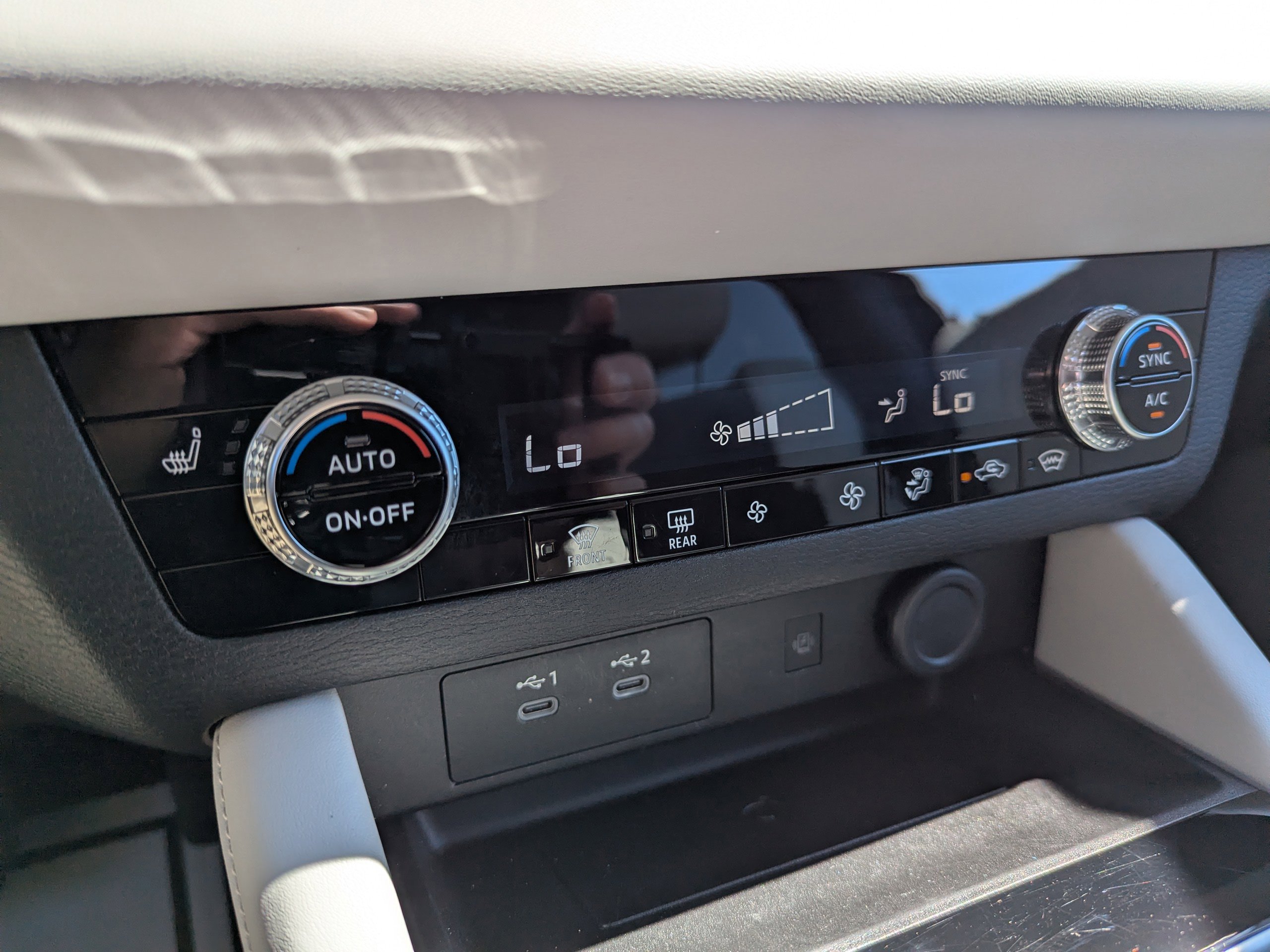 Used 2025 Mitsubishi Outlander SE AWD/4WD image 23