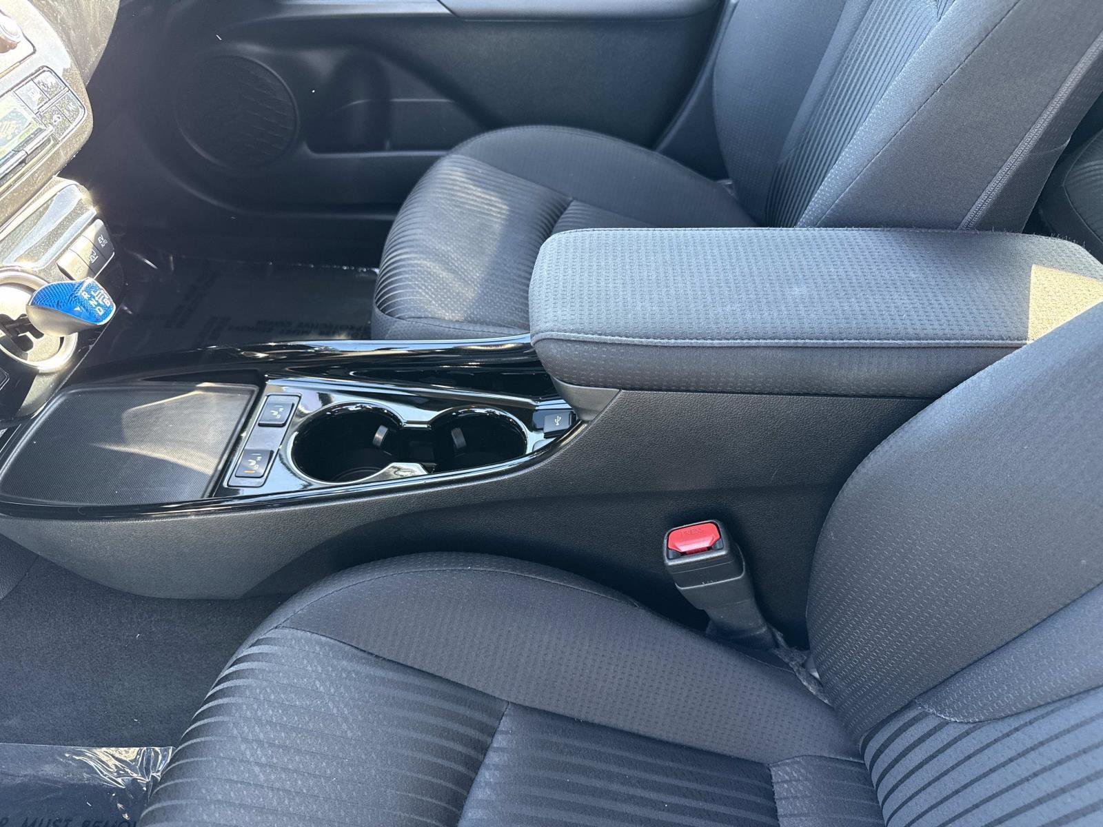 Used 2021 Toyota Prius Prime Limited image 13