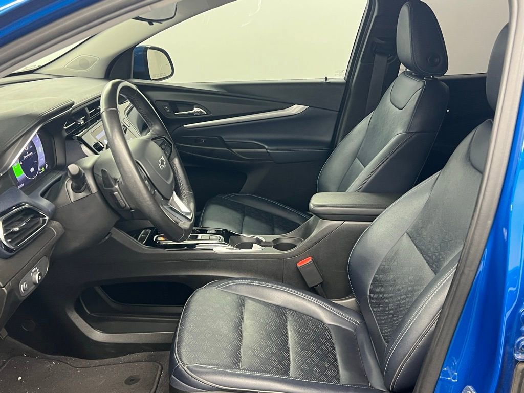 Used 2022 Chevrolet Bolt EUV Premier w/ Sun & Sound Package FWD image 7