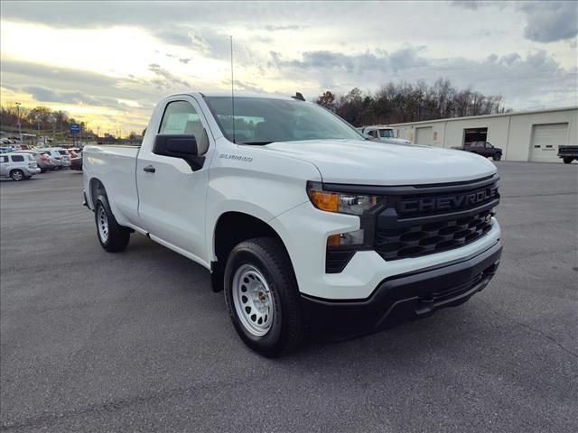 Used 2025 Chevrolet Silverado 1500 W/T w/ Trailering Package AWD/4WD image 7