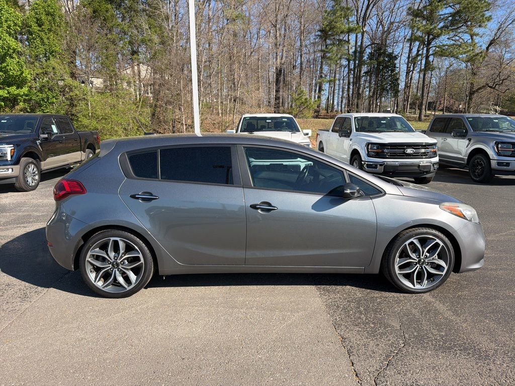 Used 2015 Kia Forte SX image 2