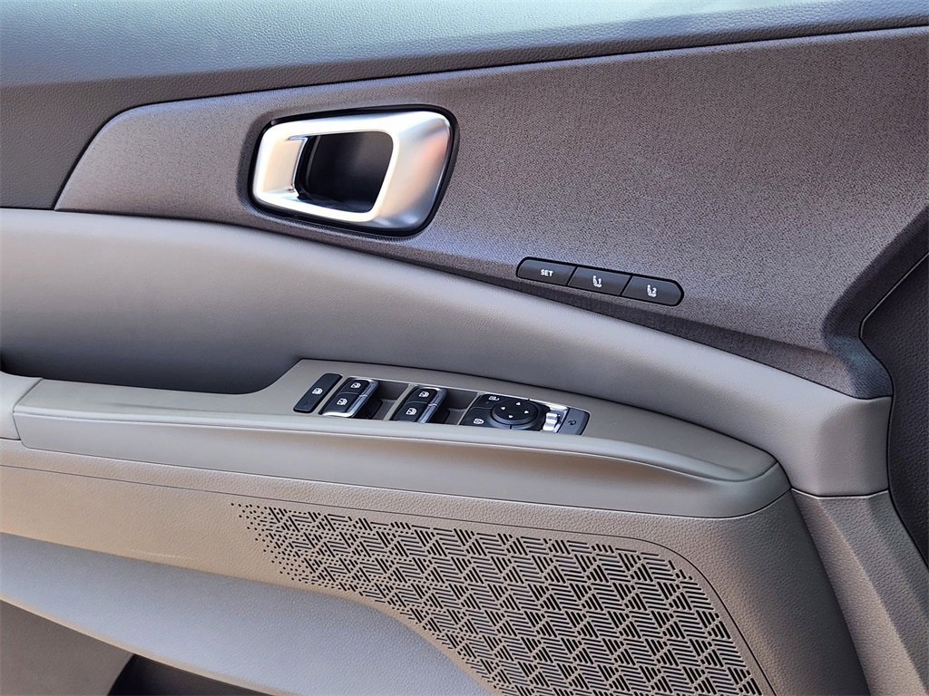 New 2026 Kia Carnival EX image 7