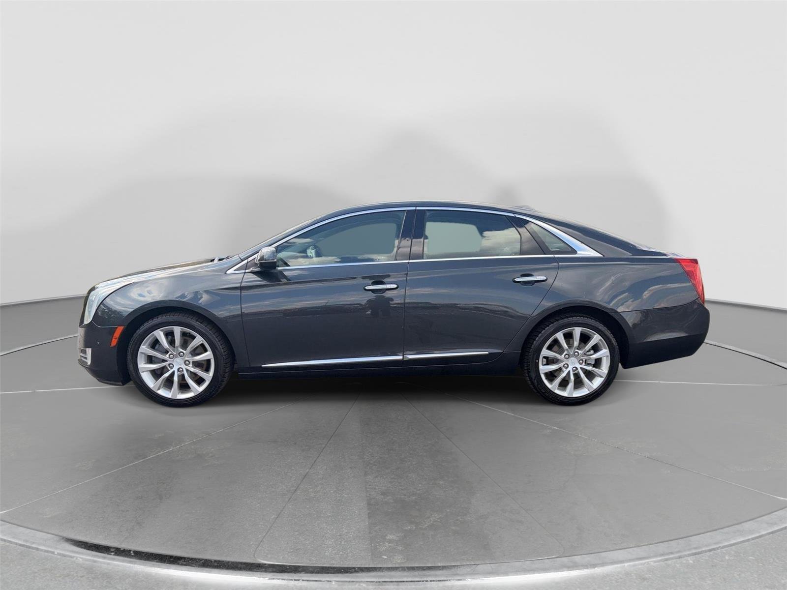 Used 2016 Cadillac XTS Luxury FWD image 2