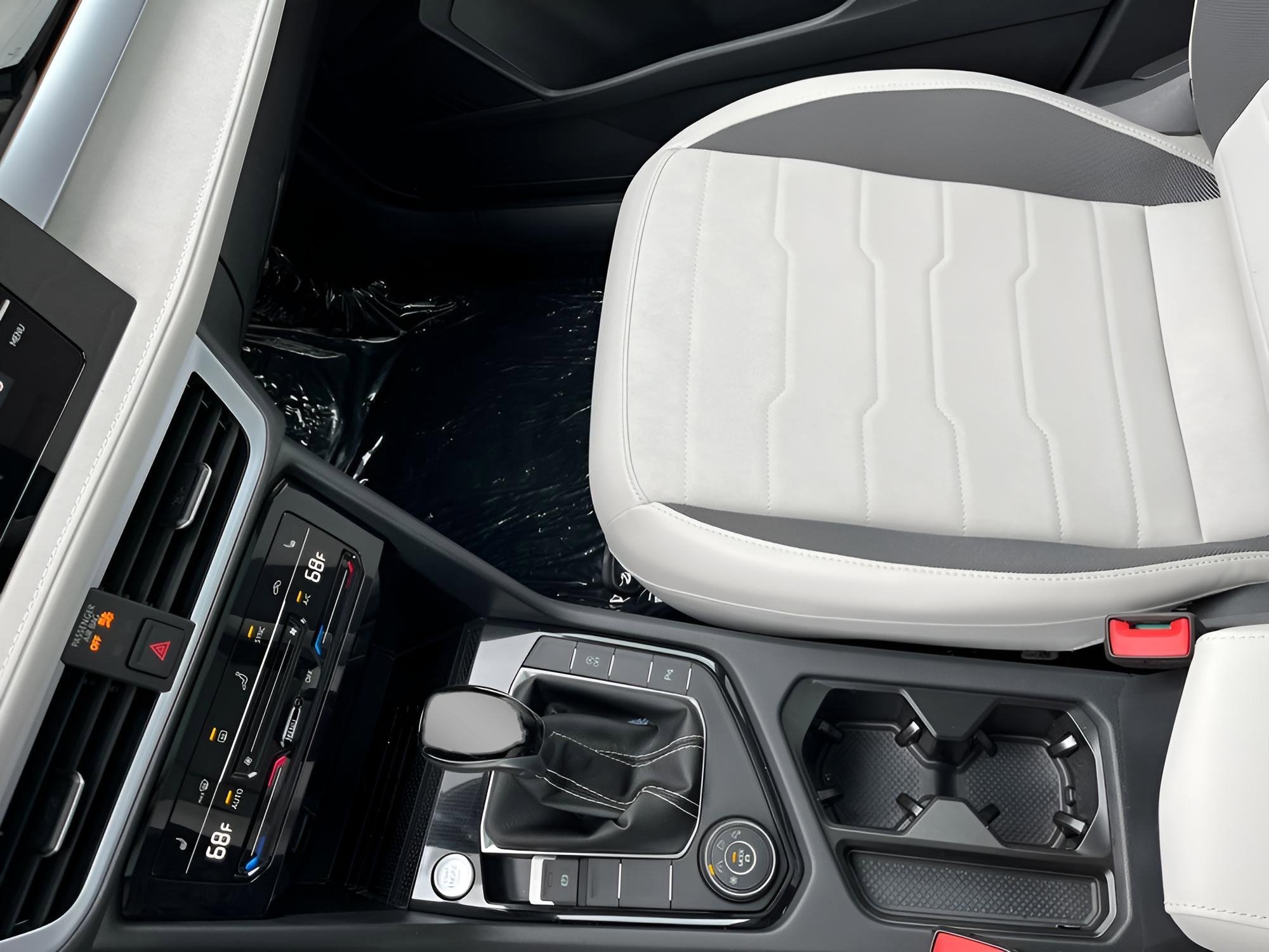 New 2025 Volkswagen Taos SE image 20