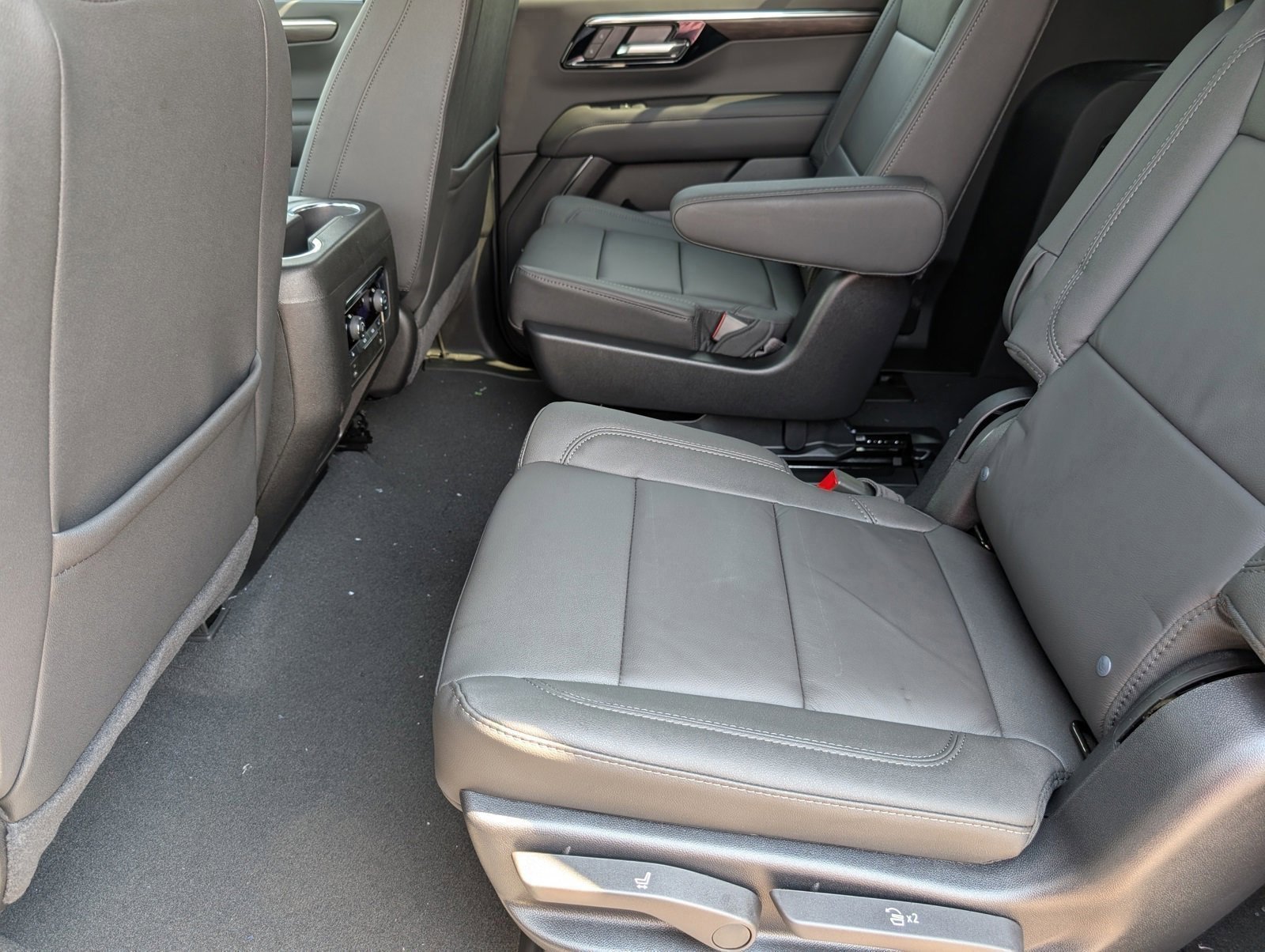 New 2026 Chevrolet Suburban LT w/ Comfort Package image 12