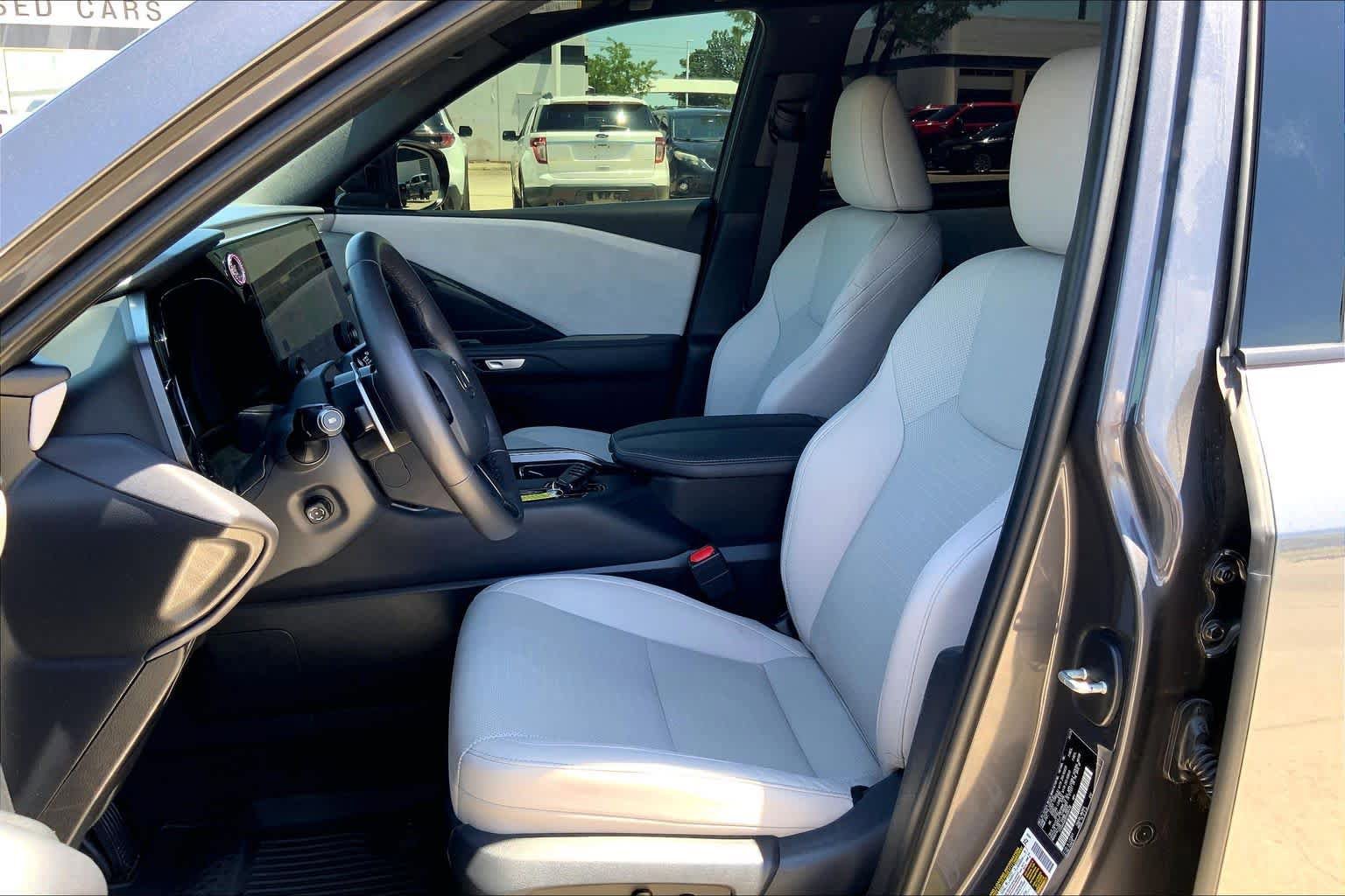 Used 2024 Lexus TX 350 FWD w/ Captains Chair Package image 8