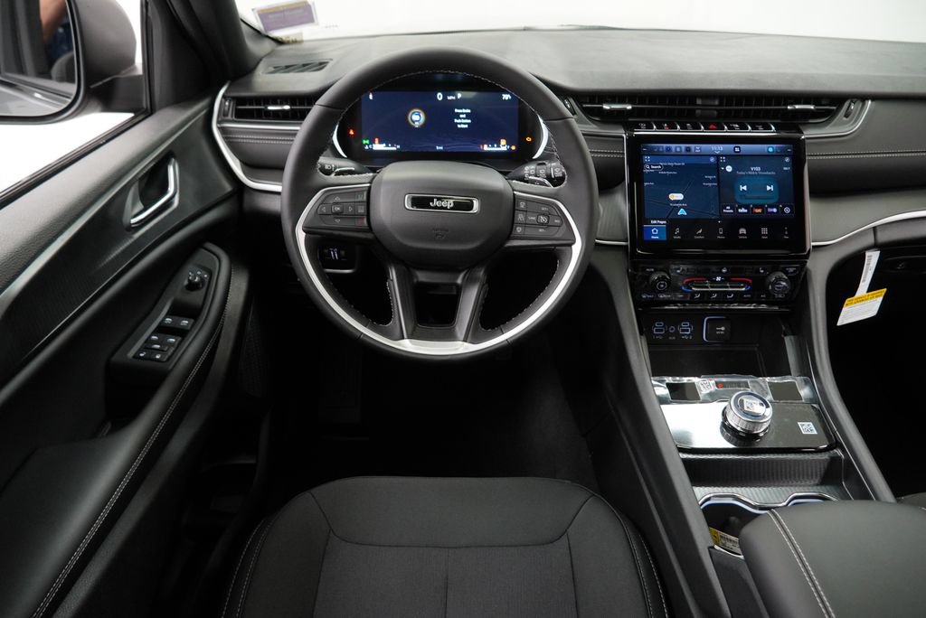 New 2027 Jeep Grand Cherokee Laredo AWD/4WD image 19