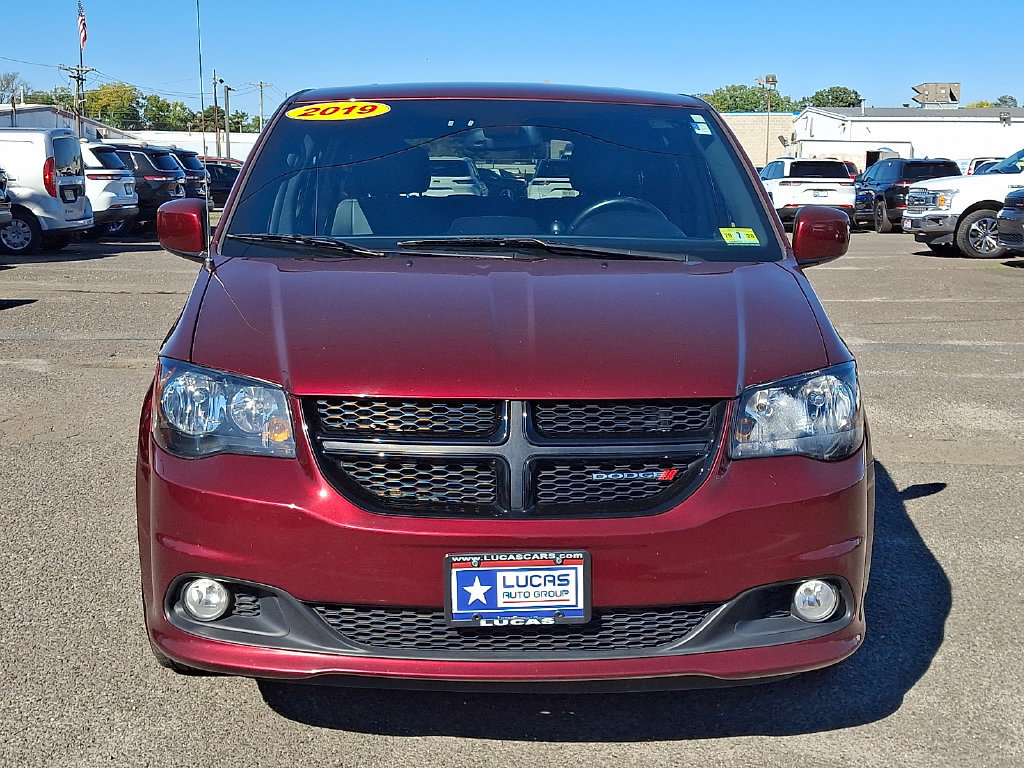 Used 2019 Dodge Grand Caravan SXT w/ Blacktop Package FWD image 4