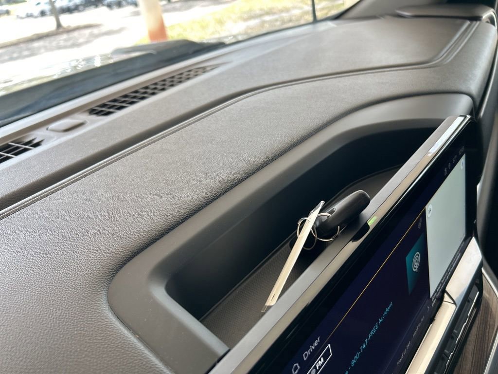 Used 2024 Chevrolet Silverado 2500 LT image 44