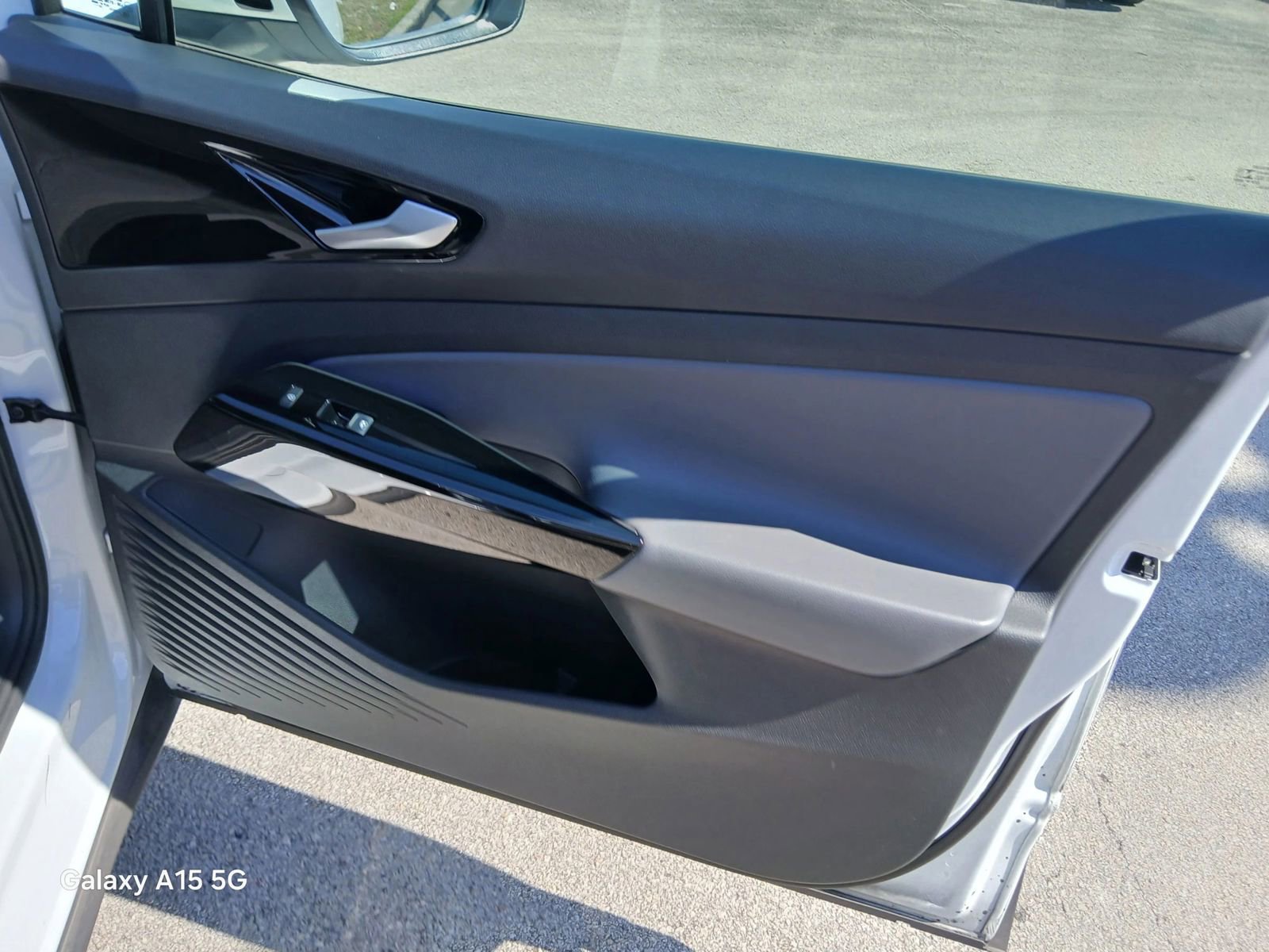 Used 2022 Volkswagen ID.4 Pro RWD image 17