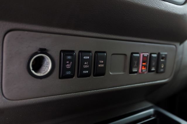 Used 2016 Nissan NV 3500 SL image 26