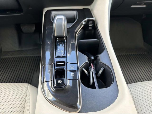 Certified 2025 Toyota Crown Limited w/ Advanced Technology Package AWD/4WD image 29