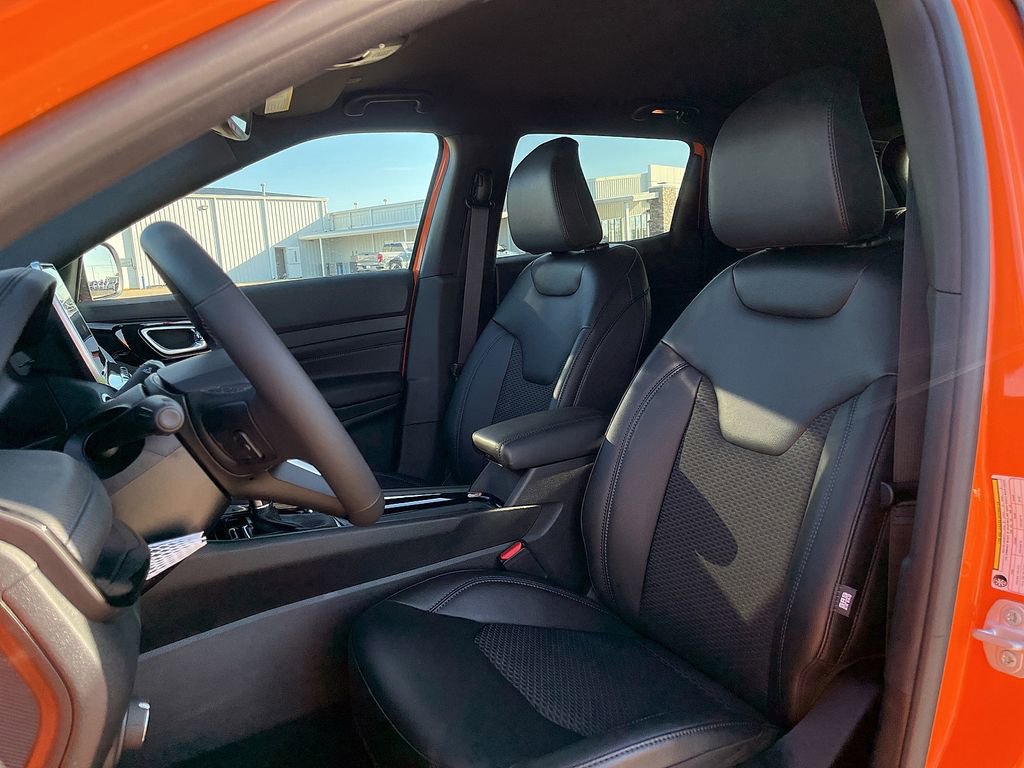 New 2026 Jeep Compass Latitude image 11
