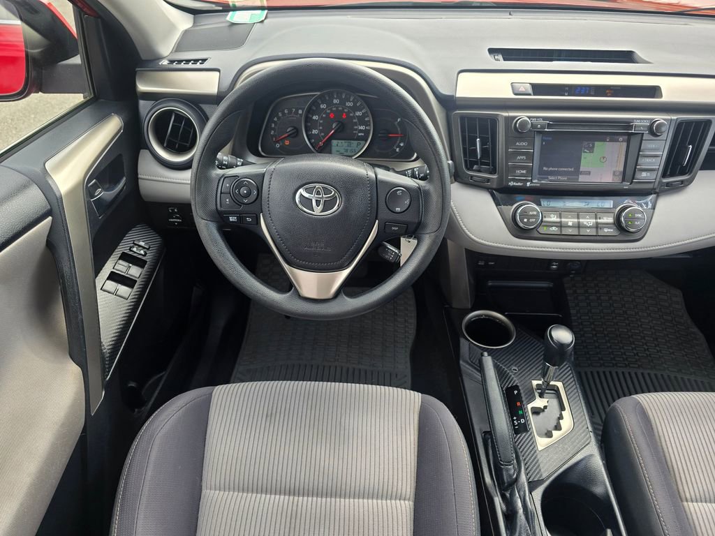Used 2015 Toyota RAV4 XLE AWD/4WD image 11