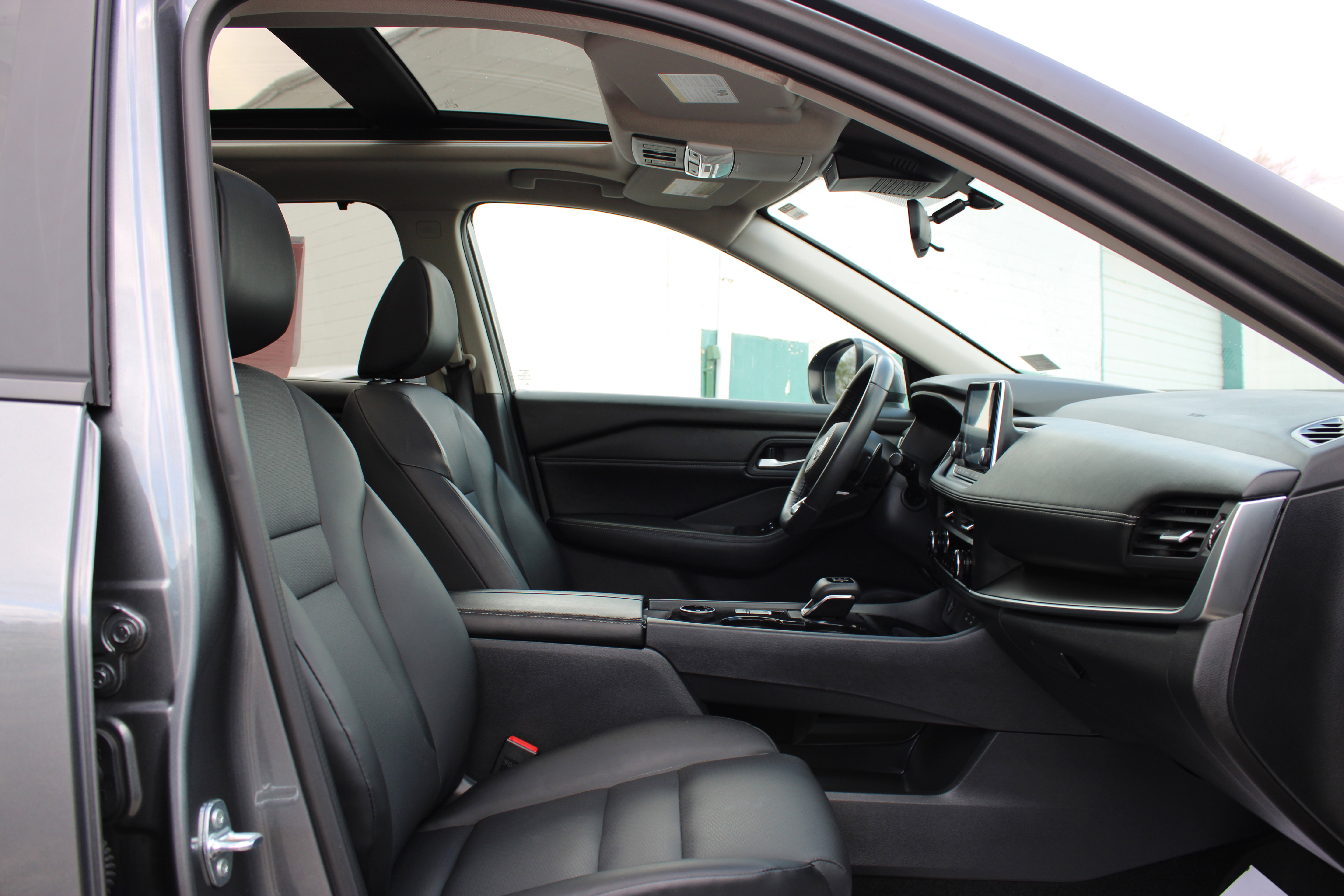 Certified 2024 Nissan Rogue SV w/ SV Premium Package AWD/4WD image 16