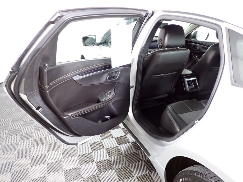 Used 2016 Chevrolet Impala LT FWD image 27
