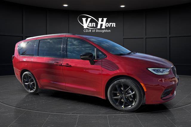 New 2026 Chrysler Pacifica Select w/ S Appearance Package