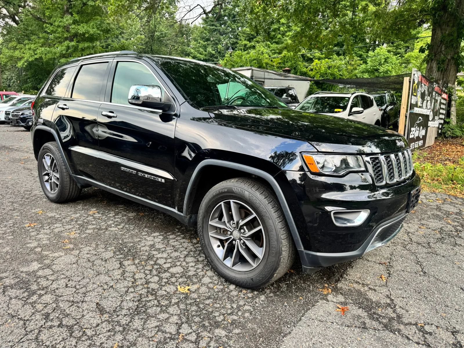 Used 2018 Jeep Grand Cherokee Limited AWD/4WD image 3