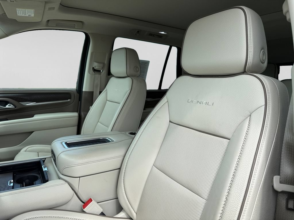 Used 2023 GMC Yukon Denali AWD/4WD image 23