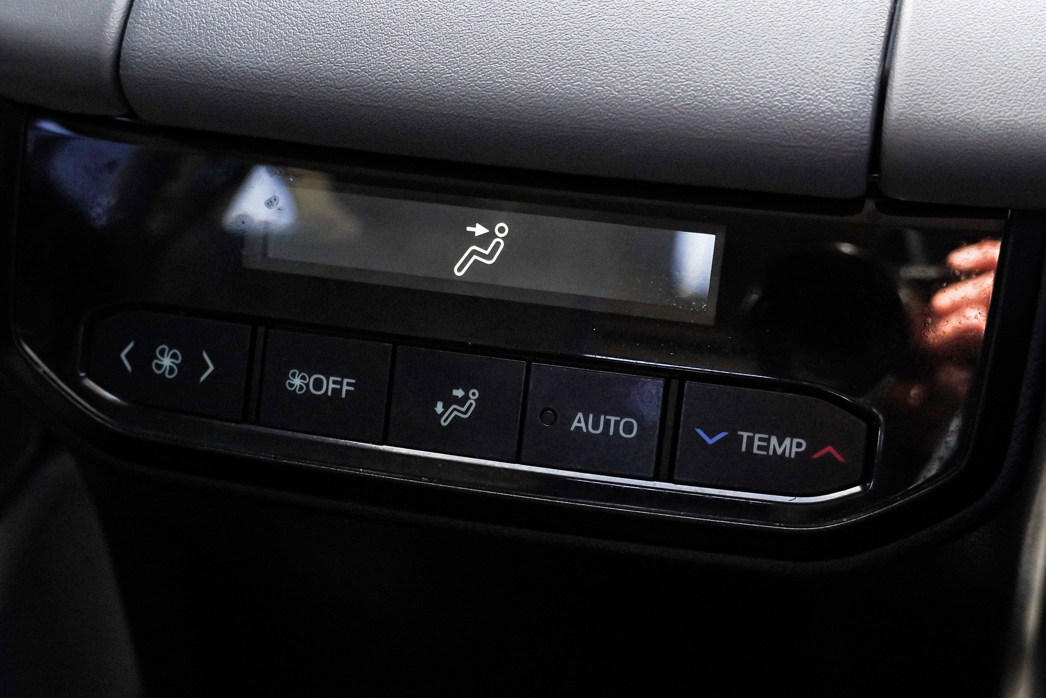 Certified 2025 Toyota Highlander XLE AWD/4WD image 33