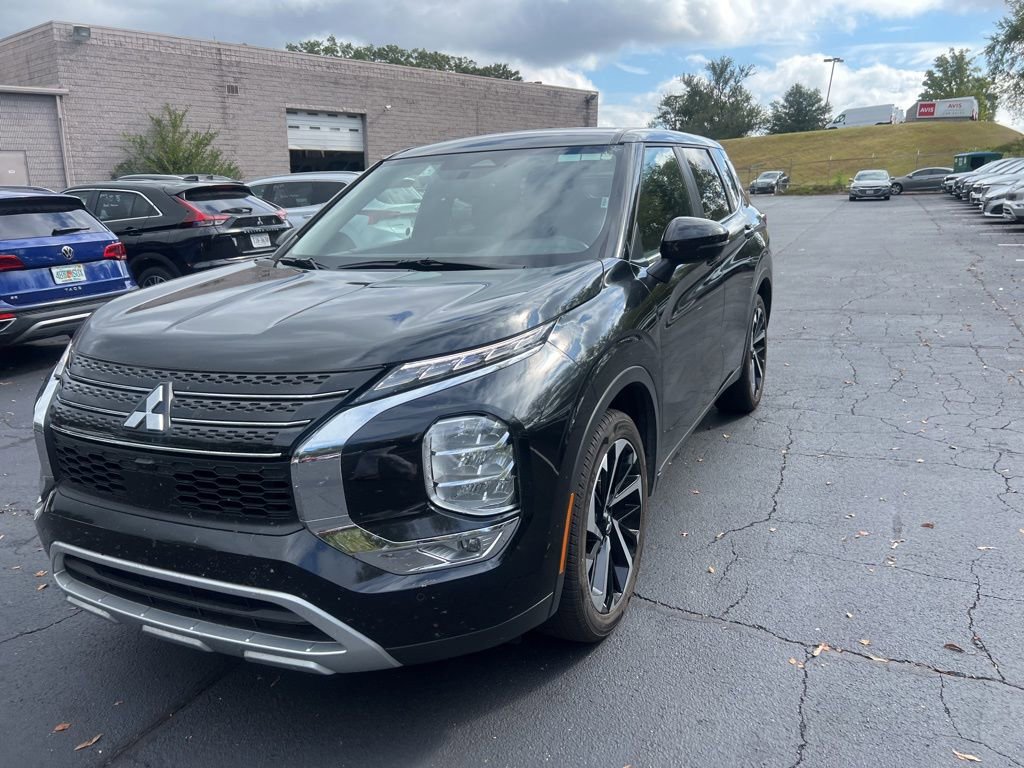 Used 2024 Mitsubishi Outlander SE