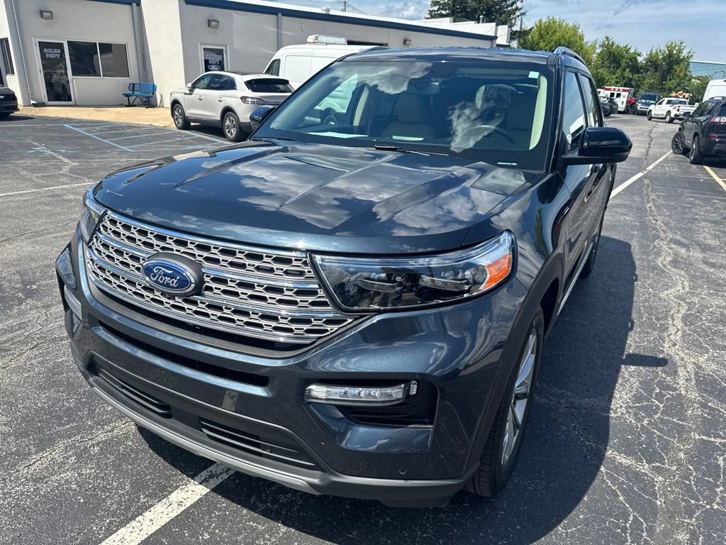 Used 2023 Ford Explorer Limited w/ Equipment Group 301A AWD/4WD image 59