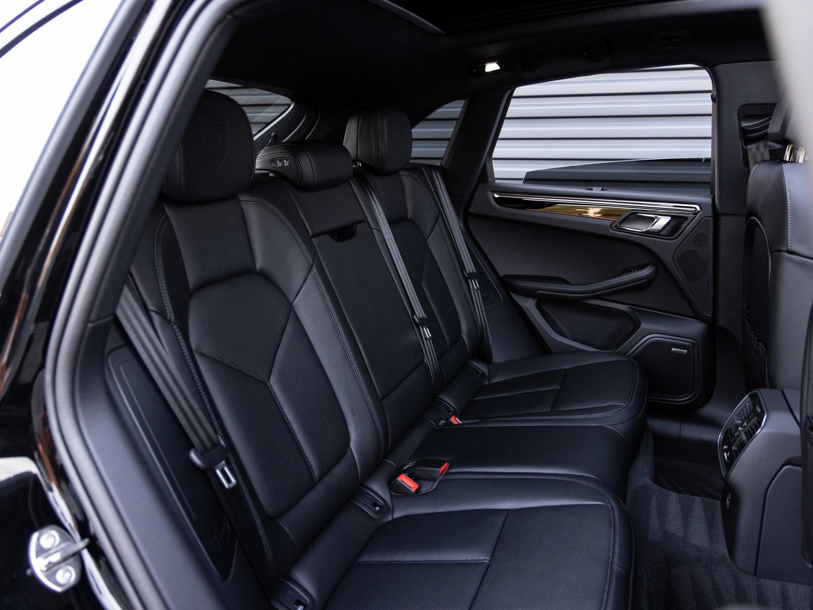 New 2026 Porsche Macan AWD/4WD image 31