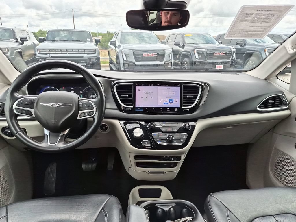 Used 2022 Chrysler Pacifica Touring-L FWD image 27