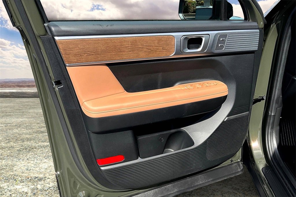 Used 2025 Hyundai Santa Fe Limited image 20