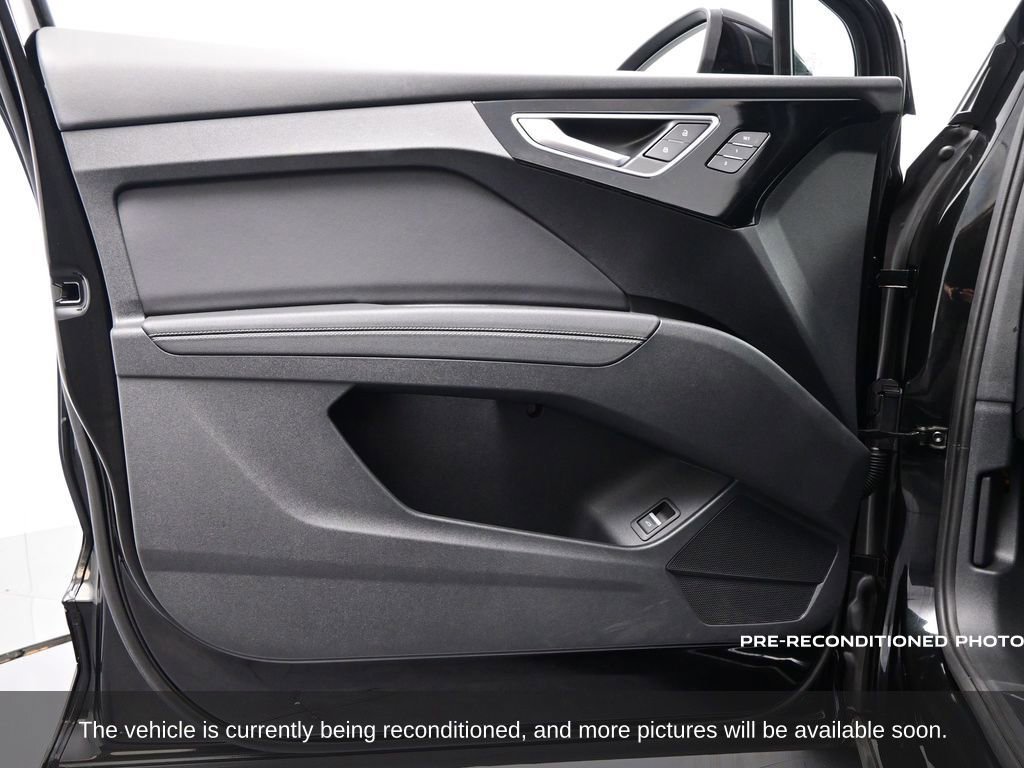 Used 2024 Audi Q4 e-tron Premium Plus w/ Premium Plus image 12