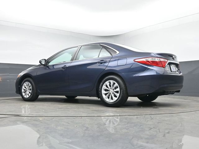 Used 2016 Toyota Camry LE image 33