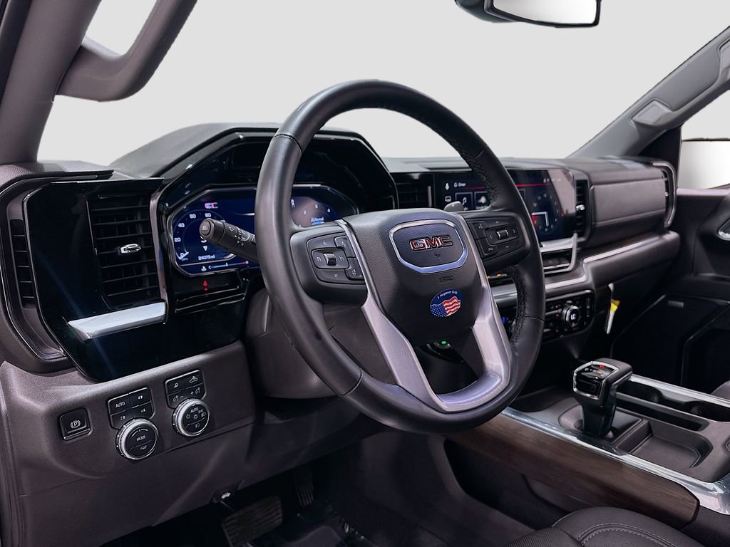 Used 2024 GMC Sierra 1500 SLT image 9