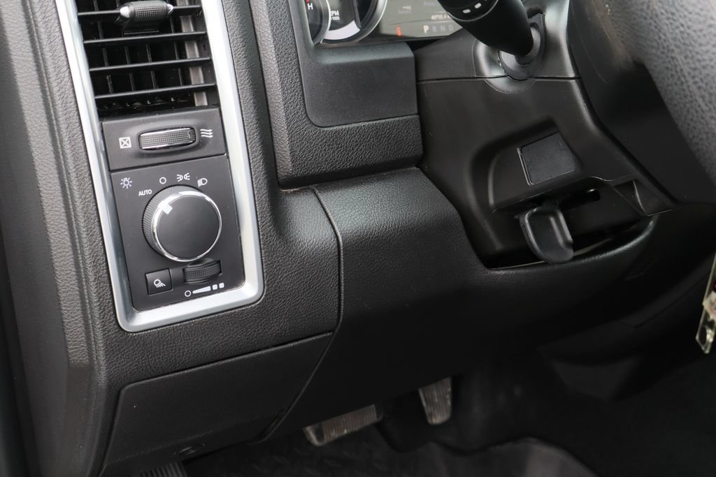 Used 2022 RAM 1500 Classic SLT w/ Electronics Group AWD/4WD image 13