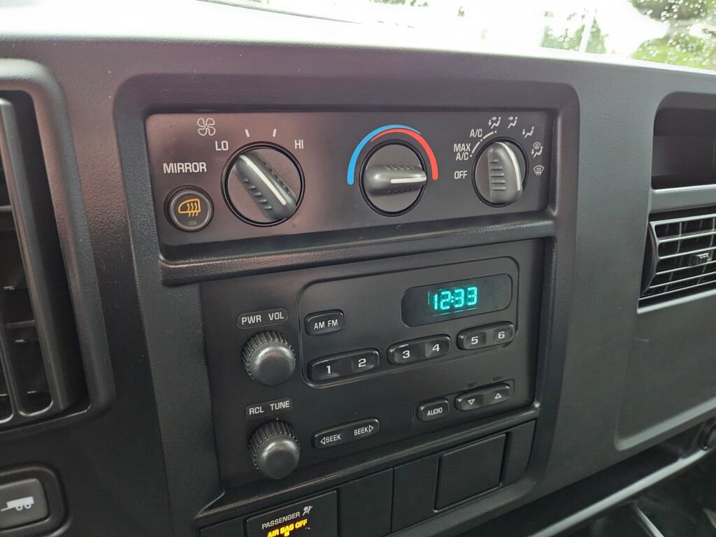 Used 2007 Chevrolet Express 2500 Extended image 20